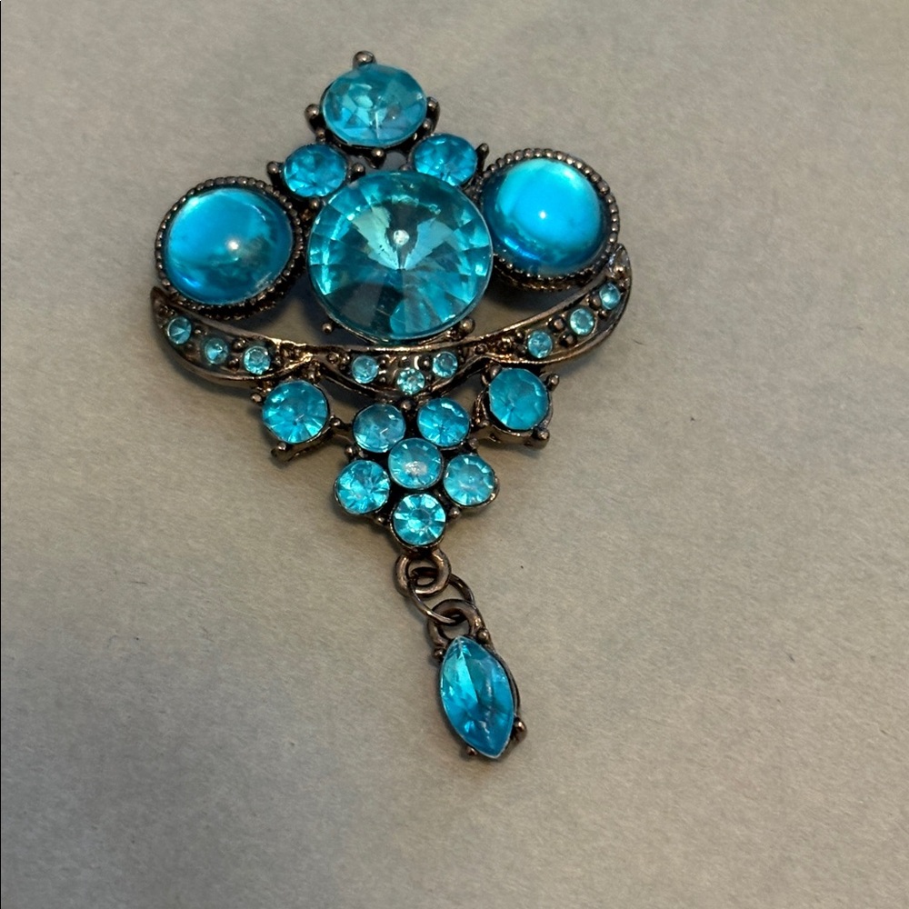 Vintage gorgeous blue brooch gun metal tone